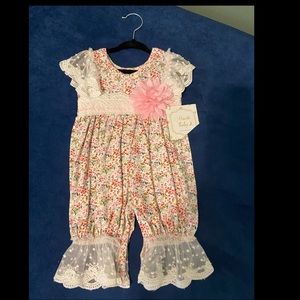 Baby girl. Haute baby outfit.